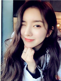 INS上的小姐姐：金艺琳