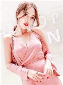 风华绝代，风姿绰约