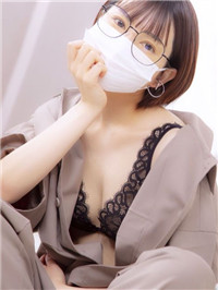 全新企劃！AV女优 《深田詠美》不穿內褲跳绳挑戰「不走光」！