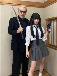日本美妆博主与亲父合作《Cos黑道父女》杀气腾腾真的没混过？