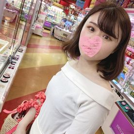 色白で苗条ーなロ〇顔美女！FC2-PPV-3081081