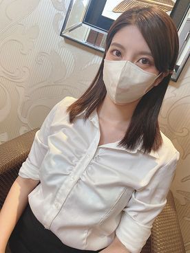 ぱっちりお目目の苗条ーなキャリアウーマン！FC2-PPV-3080110