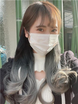 白石〇衣似の美女カフェ店員